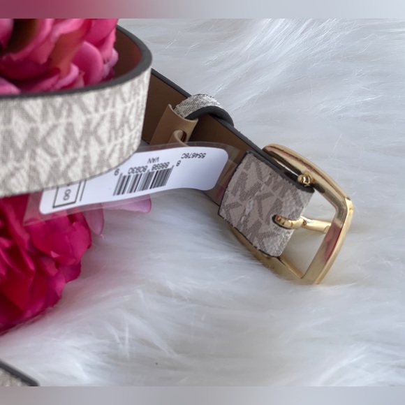 Michael Kors Women's Vanilla Belt - Picture 9 of 13